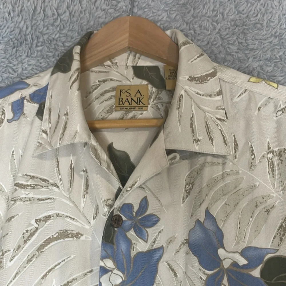 Jos A Bank Mens Shirt Large Blue Brown Button‎ Up Hawaiian Silk Vacation Floral